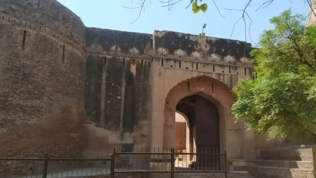 Bhatner fort Hanumangarh | VNV Tours - Taxi service in Udaipur