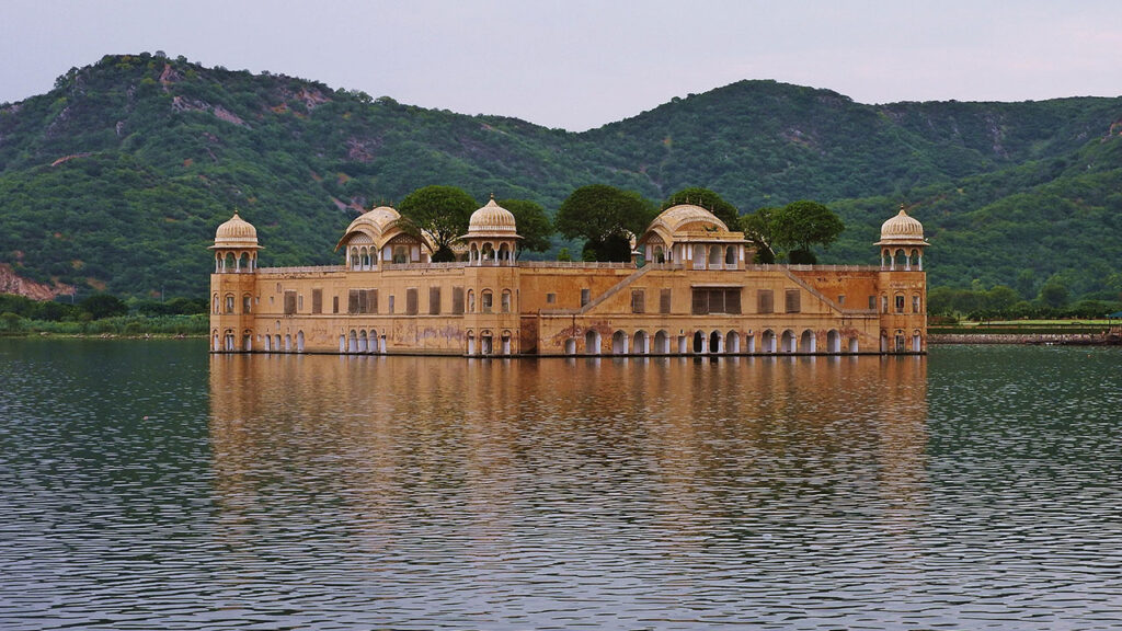 Jal Mahal Jaipur | VNV Tours - cabs in Udaipur