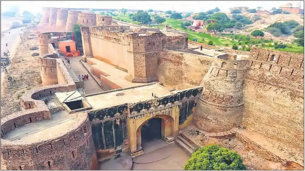 Hanumangarh Fort | VNV Tours - Tempo traveller in Udaipur