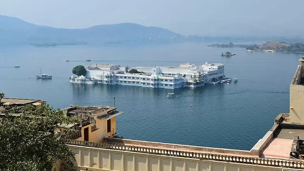 Lake Pichola Udaipur | Best taxi Services in Udaipur