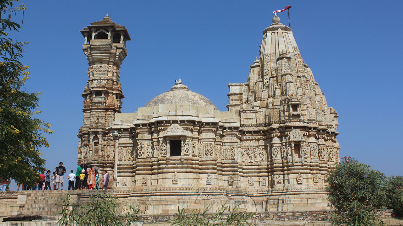 Udaipur to Chittorgarh | VNV Tours - Taxi service in Udaipur